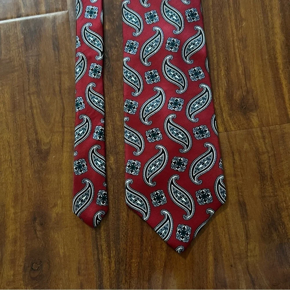Neil Martin Silk Paisley Patterned Burgundy Red Tie